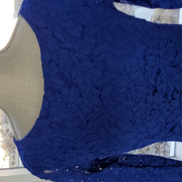 PRETTY VINCE CAMUTO BLUE DRESS - Picture 2 of 6